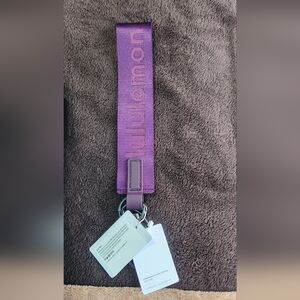 NWT Never lost keychain Lululemon